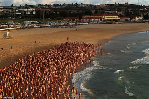 Spencer Tunick Nude Photo Shoot People Strip Down Naked At Bondi Beach