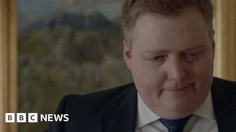 Panama Papers Iceland Pm Resigns After Calls To Quit Bbc News