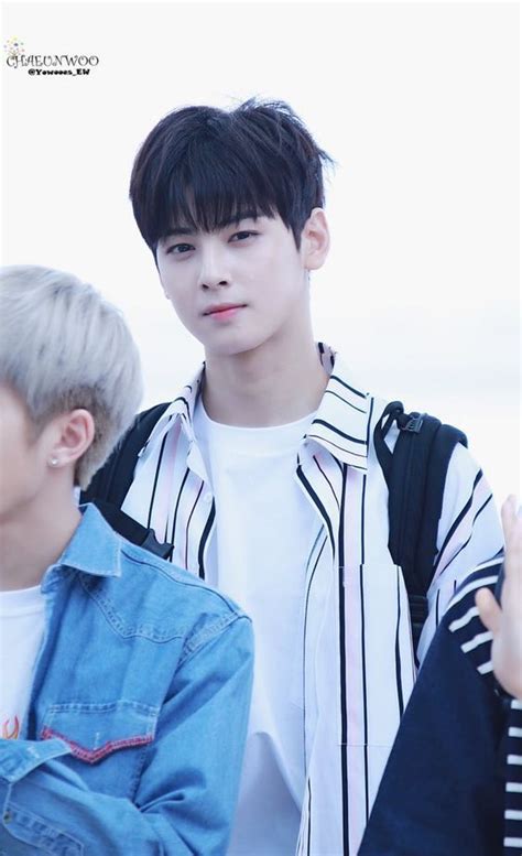 He is a member of the boy group astro and a former member of the project group s.o.u.l. ปักพินโดย Jenica Farinas ใน Cha Eunwoo | สามีในอนาคต ...