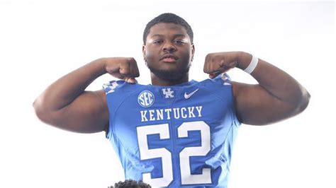 5 Star Offensive Lineman Justin Rogers Commits To Kentucky