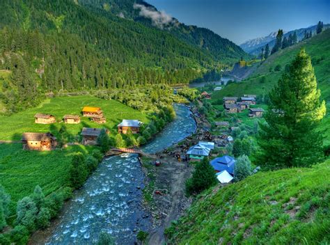 Major areas that should be avoided for traveling in pakistan are khyber pakhtunkhwa, azad kashmir, swat, tank and northern. World Beautifull Places: Most beautiful places of pakistan
