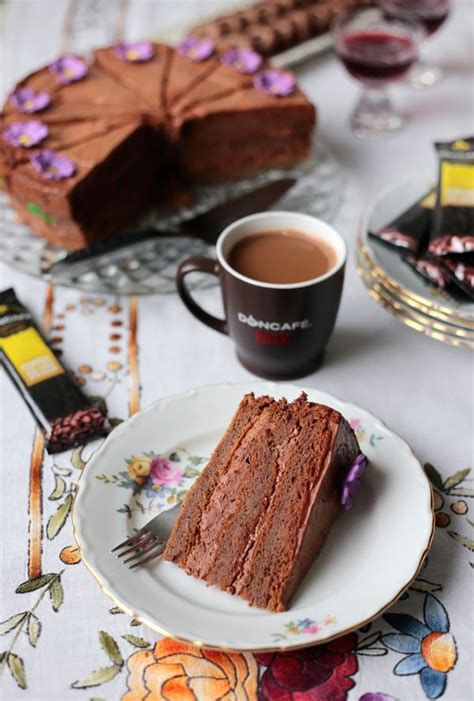 For an easter cake recipe that will please every time, give this gorgeous rum and raison cake a go. Rum torta | Desserts, Cake recipes, Cooking recipes