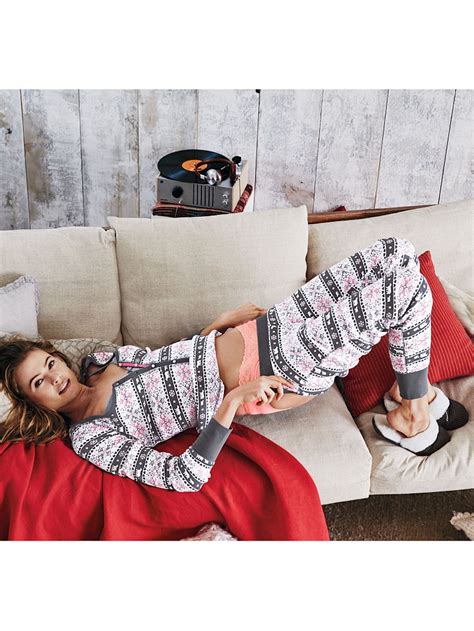 Behati Prinsloo Candice Swanepoel Victorias Secret Christmas 2015