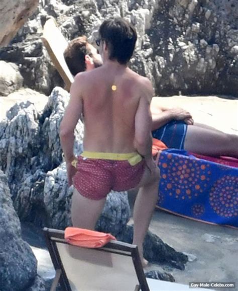Leaked Chris Pine Sunbathing Shirtless With Friends Picture Gay