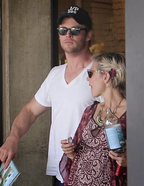 Chris Hemsworth Y Elsa Pataky Salen A Comer Pizza Actorszone