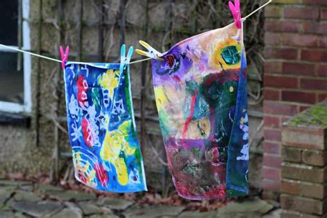 Jelajahi koleksi eksklusif kami yang dibuat khusus untuk menciptakan. Fun and Easy Fabric Batik Art Craft for Kids - Thimble and ...