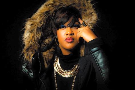 Rapsody Becomes First Female Hip Hop Artist To Sign To Jay Z S Roc Nation