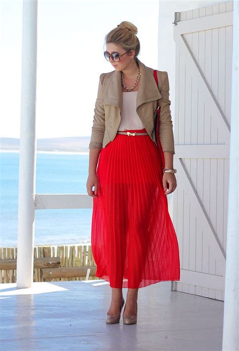 How To Wear Pleated Skirts Pretty Designs Red Skirt Outfits Red Pleated Skirt Outfit Red