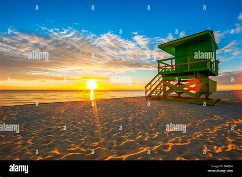 Famous Miami South Beach Sunrise With Lifeguard Tower Stock Photo Alamy