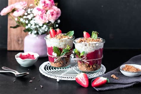 Diese woche gibt es lauter rezepte! Gastbeitrag: Rhabarber Glas Dessert by freiknuspern ...
