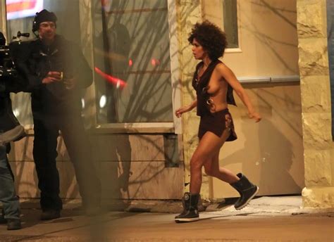 Halle Berry Topless 18 Photos Video TheFappening