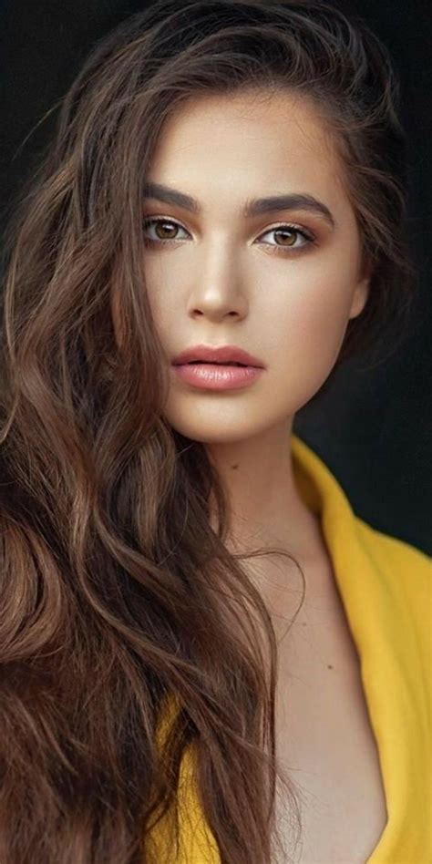 A Cute Model Actress In 2020 Beautiful Girl Face Brunette Beauty