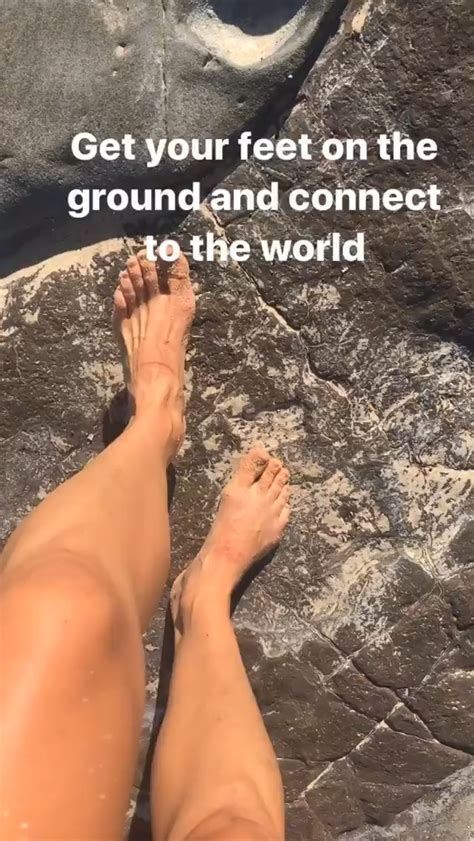 Isabelle Cornishs Feet