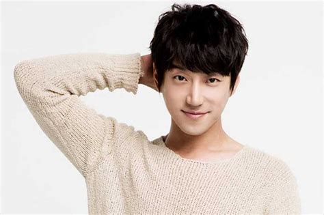Hwang Chi Yeul S Biography And Facts Popnable