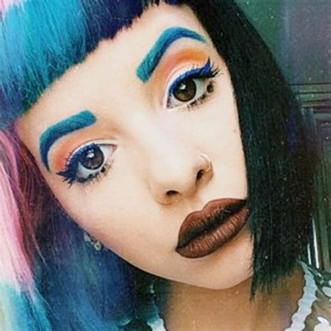 melanie martinez makeup blue eyeshadow orange eyeshadow and brown lipstick steal her style