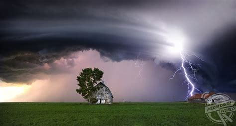 Tornado Hunter Captures Some Breath Taking Images Of Extreme Weather Consisting Of Tornadoes And