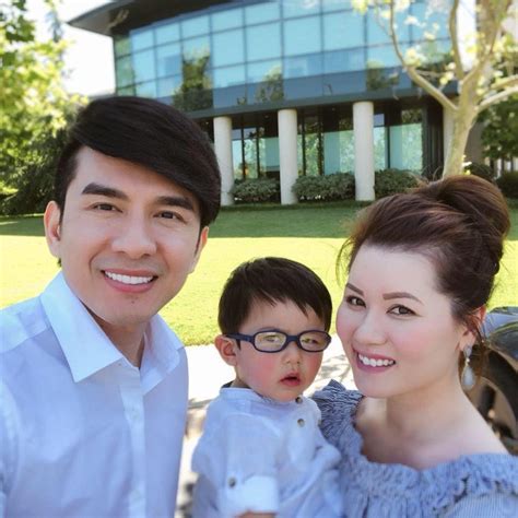 Jun 21, 2021 · sau khi sang mỹ đoàn tụ cùng gia đình, đan trường và bà xã doanh nhân dành thời gian cùng chăm sóc và đưa con trai cưng đi chơi. Chân dung nữ đại gia Thủy Tiên vợ Đan Trường - Yêu âm nhạc