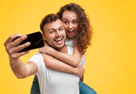 Premium Photo Couple Having Fun And Taking Selfie