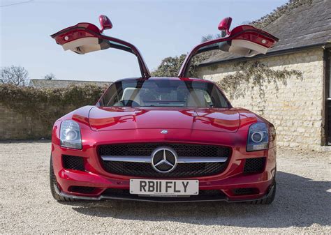 Manufacturer press release and gallery of 30 high resolution images. 2011 Mercedes SLS 63 AMG | The Private Collection