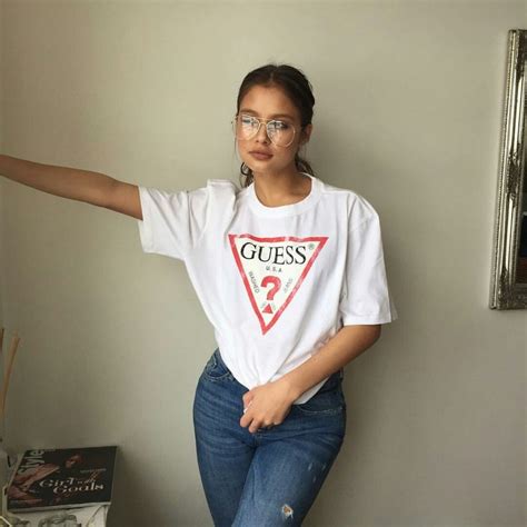 Fall Herfst Winter Guess T Shirt Logo Outfit Casual