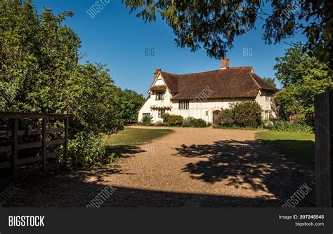 Old English Farmhouse Image And Photo Free Trial Bigstock