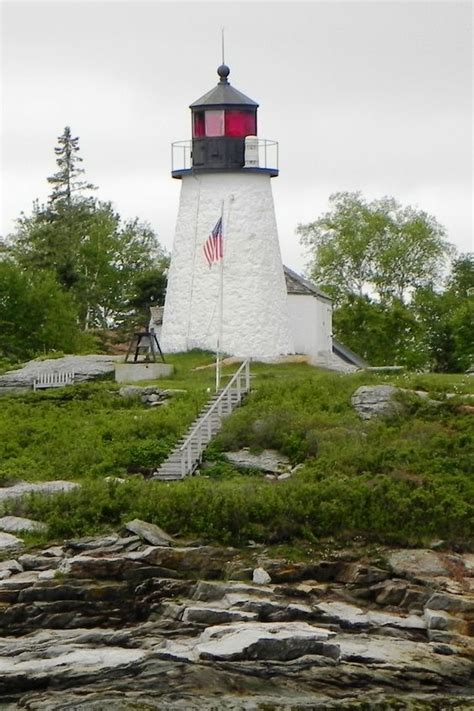 Burnt Island Lighthouse In Boothbay Harbor Maine Lighthouses Burnt