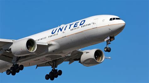 United Airlines Passenger Ordered To Pay 50g For Hitting Flight
