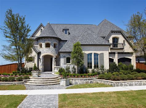 What are the pros and cons of living in Frisco, Texas? - Sherien Joyner