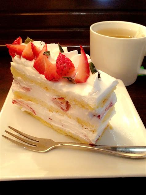 Check spelling or type a new query. bbyoogeun bakery: Japanese Strawberry Shortcake