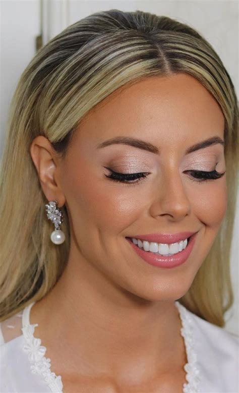 40 Best Wedding Makeup Ideas For 2022 Shimmery Pearl Eyeshadow