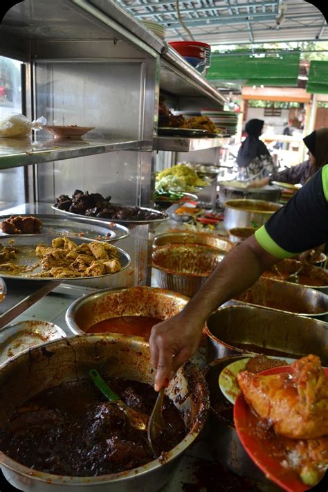 It is one of the most famous hawker food of penang, and is one that all races can enjoy, as it is sold by muslims. MY ALL: Penang: Nasi Kandar Kampung Melayu, Air Itam