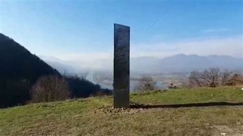 Objevil se další záhadný monolit, tentokrát v Rumunsku ...
