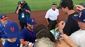Tim Tebow Signing Autographs HD - YouTube
