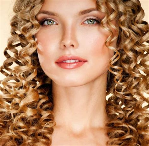 26 Long Blonde Curly Hairstyles For Women Photo Ideas Headcurve