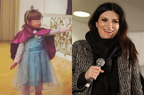 Laura Pausini Posta Lesordio Da Cantante Della Figlia Paola Sono