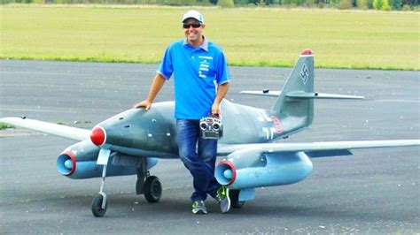This Giant Rc Me 262 Sounds And Flies Like Nothing You Ve Seen Before