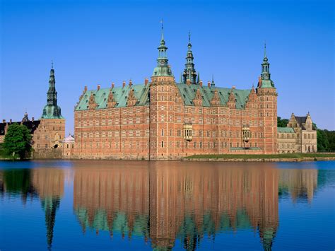 10 Most Beautiful Castles In The World ~ Damn Cool Pictures