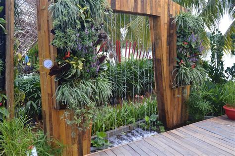 20 Impressive Ideas To Incorporate Rain Curtains In Any Yard Top Dreamer