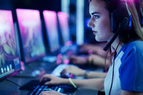 Pros And Cons Of Being A Girl Gamer Fulcrum Esports