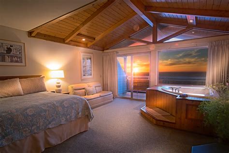 The bathroom and shower were nicely redone, but the whirlpool tub was outdated and ridiculously large. Inn of the Lost Coast, Whitethorn, CA - California Beaches