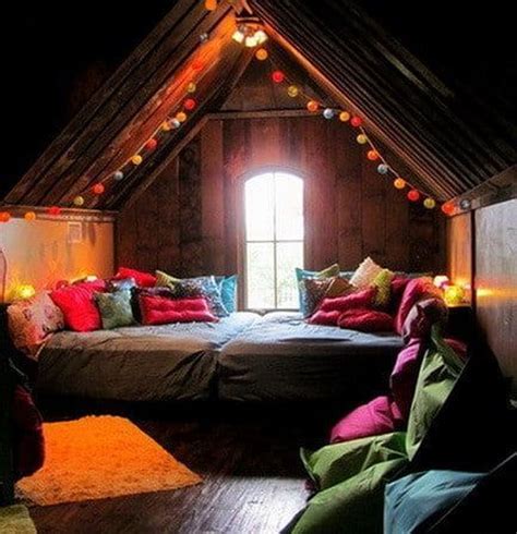 36 Lovely Attic Bedroom Ideas With Bohemian Style Magzhouse