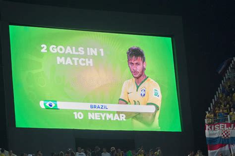 Neymar Dans La Coupe Du Monde De La Fifa BrÉsil 2014 Image éditorial Image Du Arbitre Marcelo