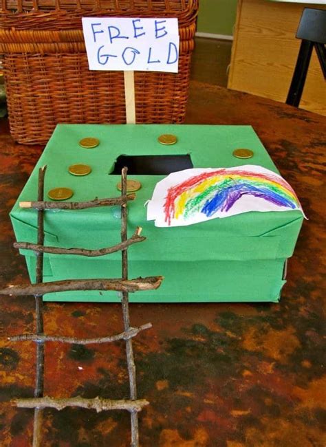 18 Leprechaun Trap Ideas Housewife Eclectic St Patricks Day Crafts
