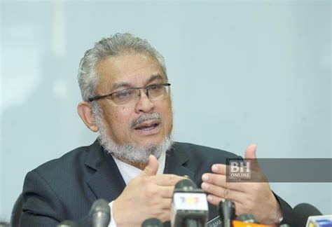 Born 14 august 1957) is a malaysian politician and served as a minister of federal territories (malaysia) since july 2018. Jentera kerajaan bukan jentolak - Khalid | Nasional ...