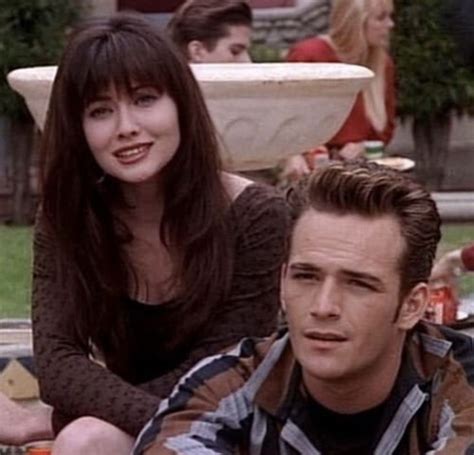 dylan mckay luke perry and brenda walsh shannen doherty in beverly hills 90210 beverly
