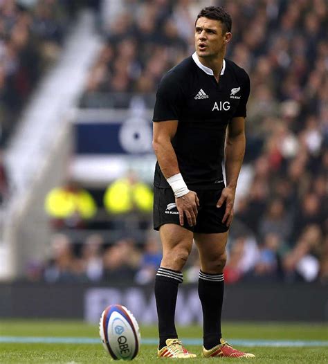 New Zealand S Fly Half Dan Carter Prepares To Kick Dan Carter Rugby Boys Rugby Players