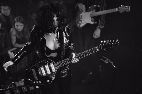 Achtergrond Introducing Pale Waves Damusic