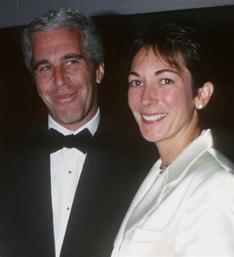 Ghislaine maxwell was arrested on thursday morning at a remote property in central new hampshire. Long Before Ghislaine Maxwell Disappeared, Her Mogul ...