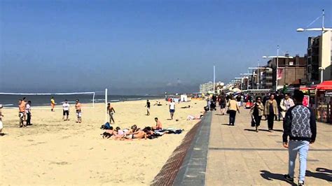 Dunkerque est la grande ville la plus au nord de la france d'autant que st pierre et miquelon, aux hivers bien plus froids, est à une latitude plus au sud. Dunkerque/Dunkirk, France - YouTube