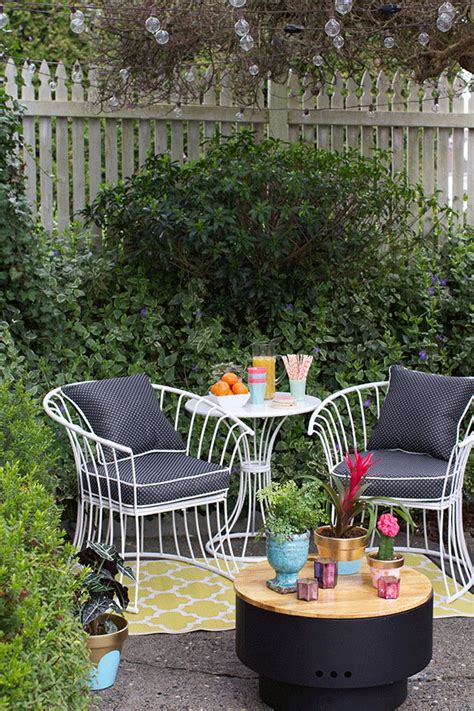 Another outdoor space by angela, and you can definitely see her style carries through to her back patio space, too. Small Patio Decorating Ideas for Renters (and Everyone Else)
